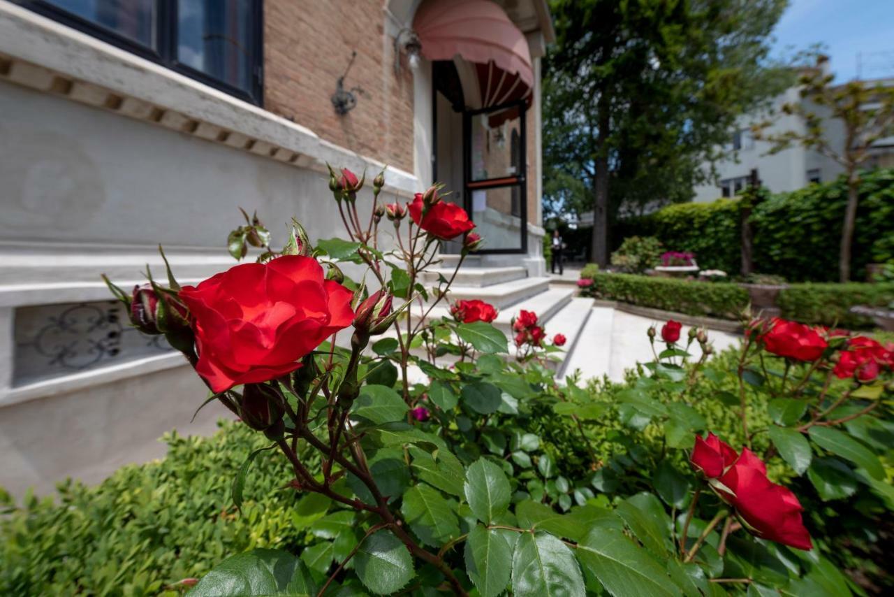Villa Elda Boutique Hotel Siena Exterior photo